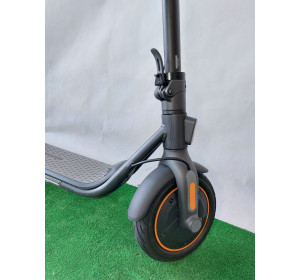 Hulajnoga elektryczna SEGWAY Ninebot F40D II 40km 350W koła 10"