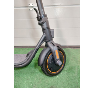 Hulajnoga elektryczna ninebot F40E 350W