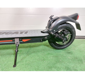Hulajnoga Elektryczna Ducati Pro II Evo czarna 350W 20km/h 10"