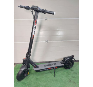 Hulajnoga Elektryczna Ducati Pro II Evo czarna 350W 20km/h 10"