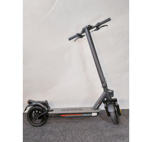 Hulajnoga Elektryczna Ducati Pro II Evo czarna 350W 20km/h 10"