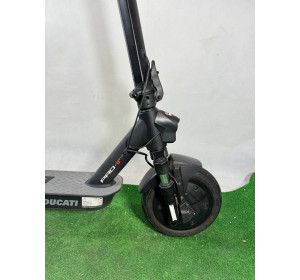 Hulajnoga Elektryczna Ducati Pro II Evo czarna 350W 20km/h 10"